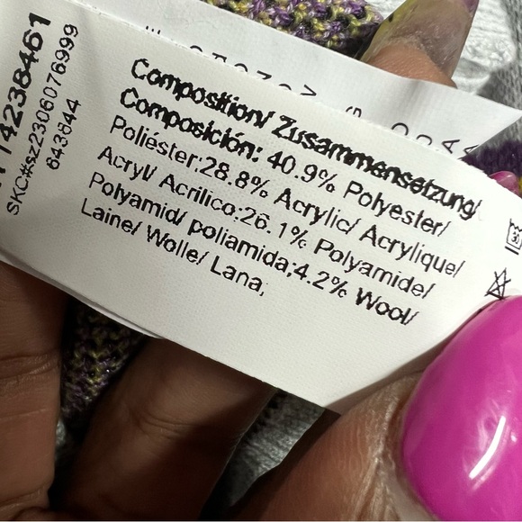 MOTF | Floral Sweater - Picture 11 of 12